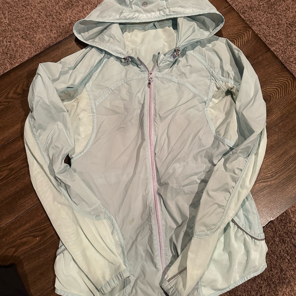 Lululemon windbreaker